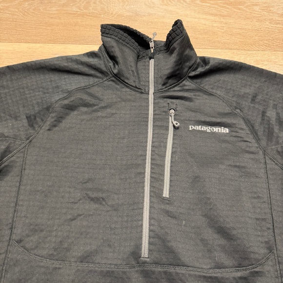Patagonia Mens R1 Pullover Half Zip Fleece Black Style 40109 Size Medium $169 - Picture 2 of 12